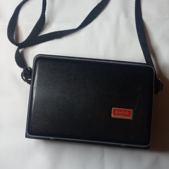 Kodak Instamatic X-35 Camera W/ Neck Strap & Hard Case Canada Made Untested Vntg - Picture 4 of 9
